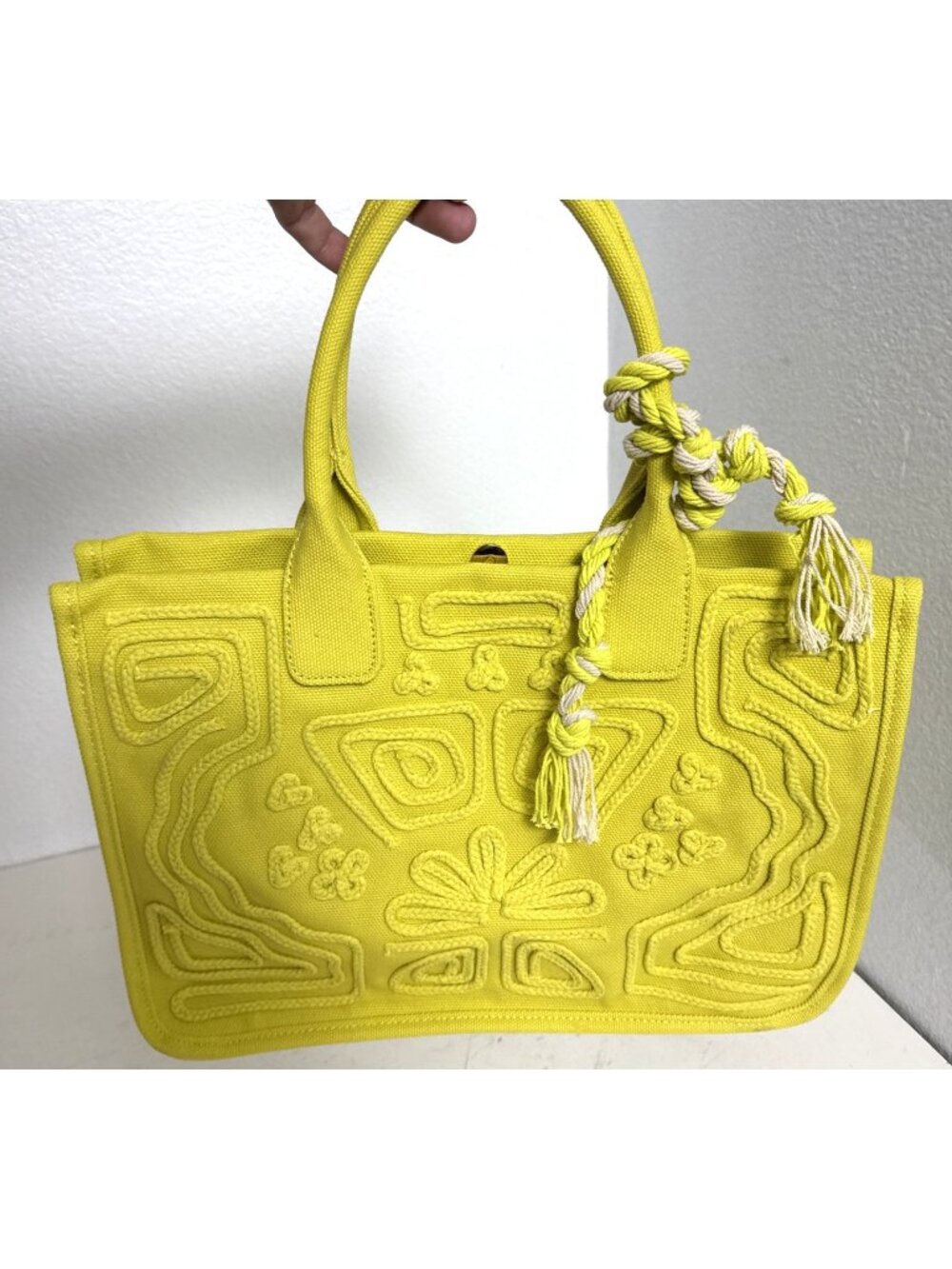 Vince Camuto Orla Chartreuse Tasseled Canvas Women's Large Tote Carryall Bag EUC